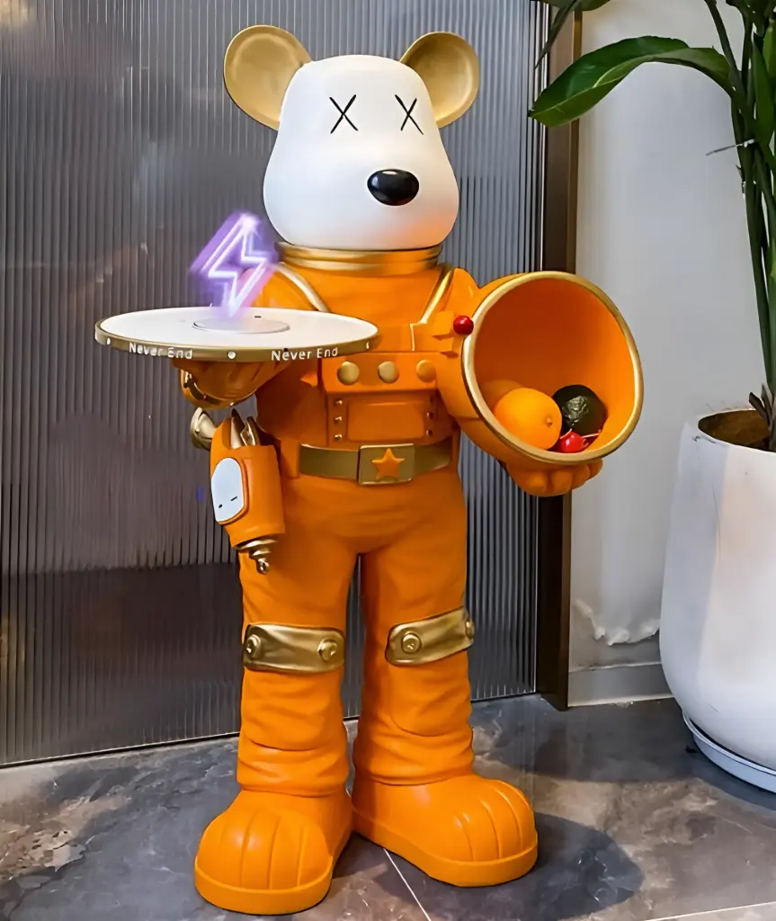Helmet Astronaut with Tray 