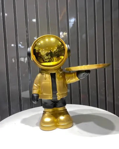 XS Astronaut with Tray 